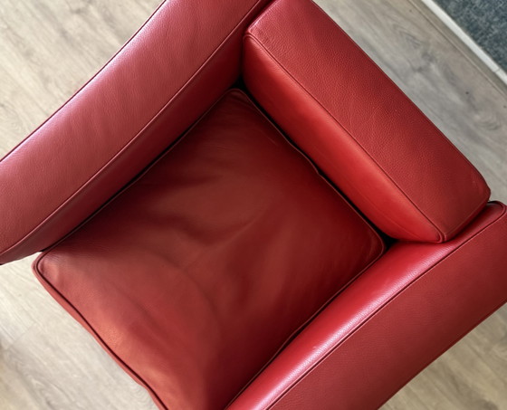 Image 1 of 4 sedie vintage LC2 Le Corbusier in pelle rossa, Italia, anni '80