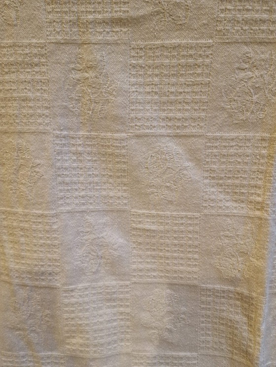 Image 1 of Nappe à motifs tissés