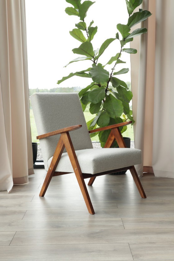 Image 1 of Poltrona di metà secolo Ecru Boucle Design scandinavo Sedia da salotto in legno