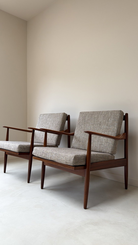 Image 1 of Twee Vintage Deense Teak Houten Fauteuils