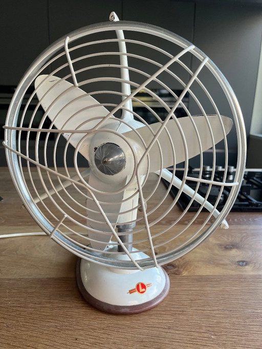 Libelle VW ventilator ontworpen door Paul Linke