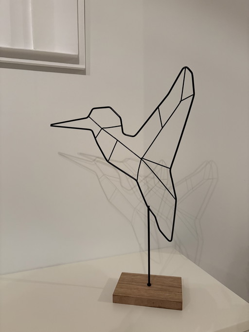 Kolibri, moderne Linienskulptur aus schwarzem Metall