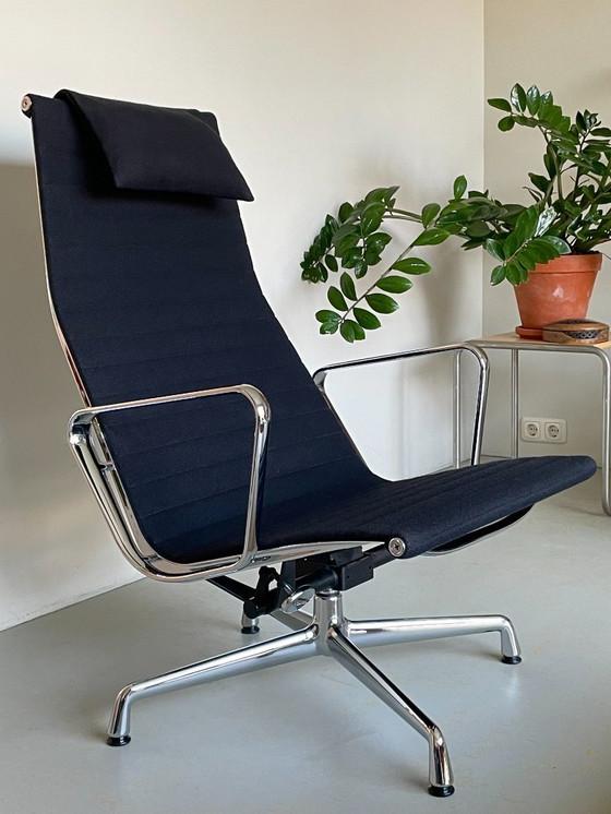 Image 1 of Vitra Eames EA 124 poltrona lounge - nera - hopsak
