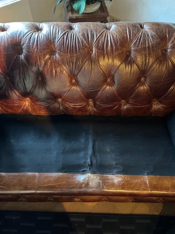 Canapé Chesterfield trois places en cuir cognac – Canapés 3 places (photo 8 of 9)