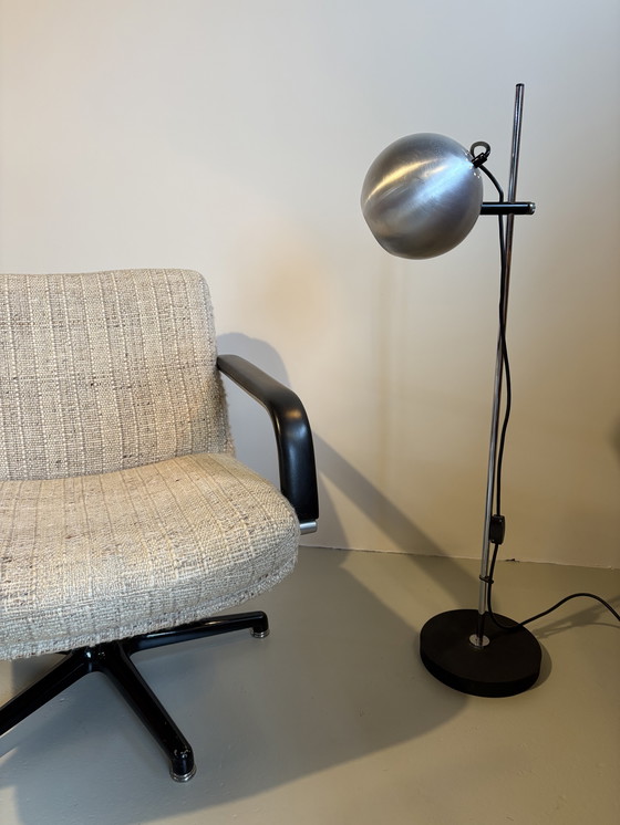 Image 1 of Artifort F154 swivel armchair