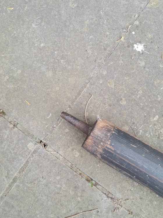 Image 1 of Asta portabandiera in legno, tricolore belga, 5,5 m.