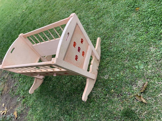 Hungarian Painted Pine Children's Cradle, 1920s – Single beds (photo 5 of 6)