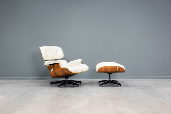 Image 1 of Sillón Eames + otomana