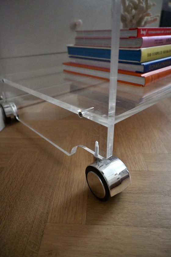 Michel Dumas Plexiglas Side Table/LP Table Roche Bobois '70s, Transparent (photo 3 of 12)