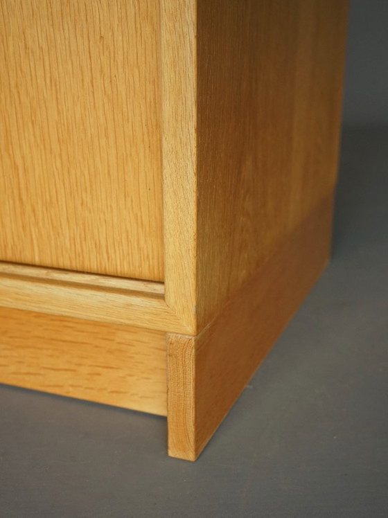 Image 1 of Eikenhouten boekenkast van Børge Mogensen voor Karl Andersson & söner. Zweden, jaren zestig