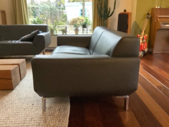 Image 1 of 2 bancos Pode Script, cuero gris