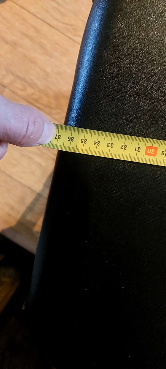 Image 1 of 2 sgabelli belli e robusti, rivestiti in similpelle, come nuovi.