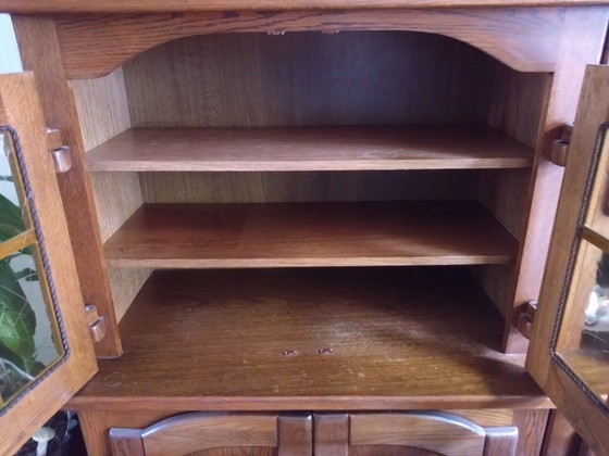 Image 1 of Houten kastenwand met glaskast en klepkast