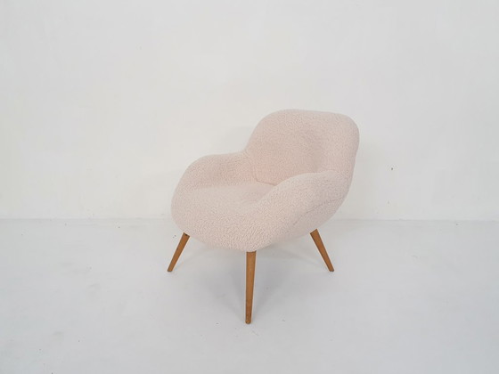 Fauteuil lounge scandinave moderne en bouclette, Danemark, années 1960 – Textile, Wood (photo 2 of 7)