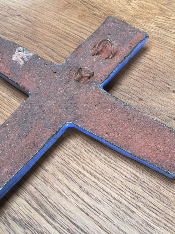 Image 1 of Cruz de pared de cerámica esmaltada en azul cobalto