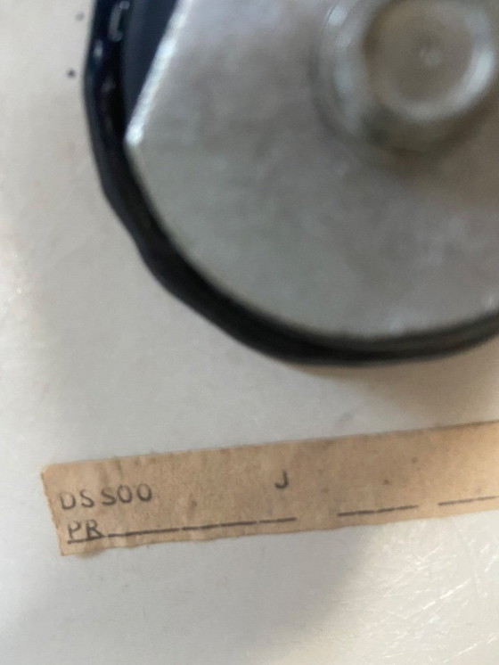 Image 1 of 2 lots de 10 chaises Eames DSS Herman Miller – fibre de verre vintage – blanc & orange – 1960s – authentiques