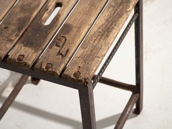 Tabouret industriel ancien en bois de pin et fer – Europe Centrale, circa 1950 – Iron, Industrieel (photo 19 of 40)