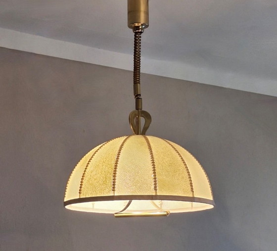 Image 1 of Grande lampadario italiano a bozzolo in pelle, pergamena e ottone, Italia anni '50