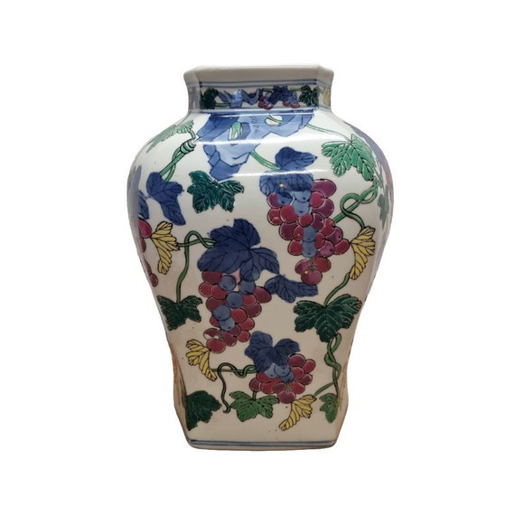 Image 1 of Vintage Chinese porcelain vase