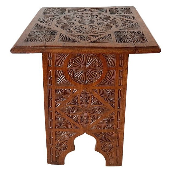 Image 1 of Table d'appoint frisonne ancienne en bois sculpté, support à plantes sculpté à la main, art populaire du XIXe siècle