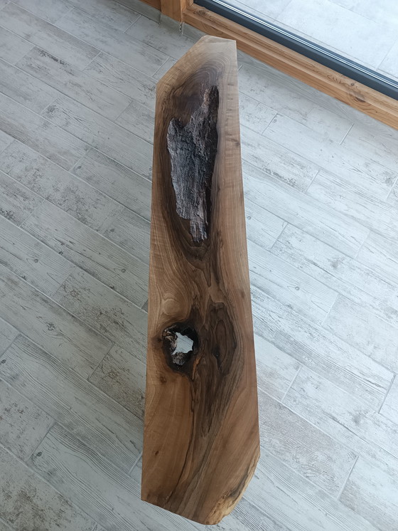 Image 1 of Twilight Vein - Eine Symphonie aus Holz und Schatten