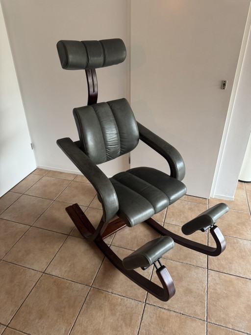 Stokke Duo Balans Chaise Ergonomique à Genoux – Peter Opsvik