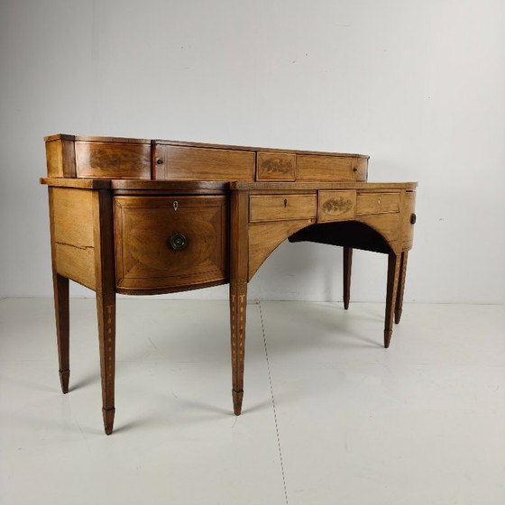 Image 1 of Engels dressoir in Georgische Revival-stijl – begin 19e eeuw