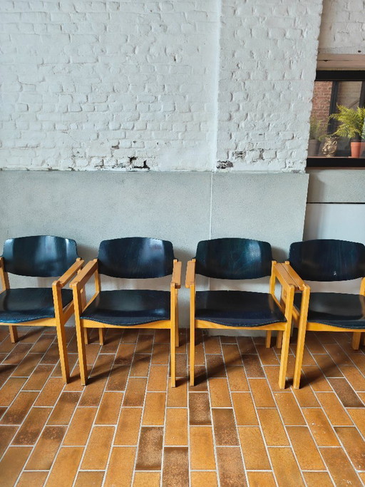 Set van 4 of 6 vintage Mid-Century eetkamerstoelen