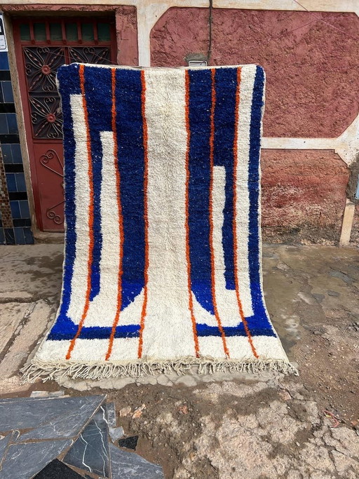 Handwoven Berber rug, traditional craftsmanship, size 150/250 cm