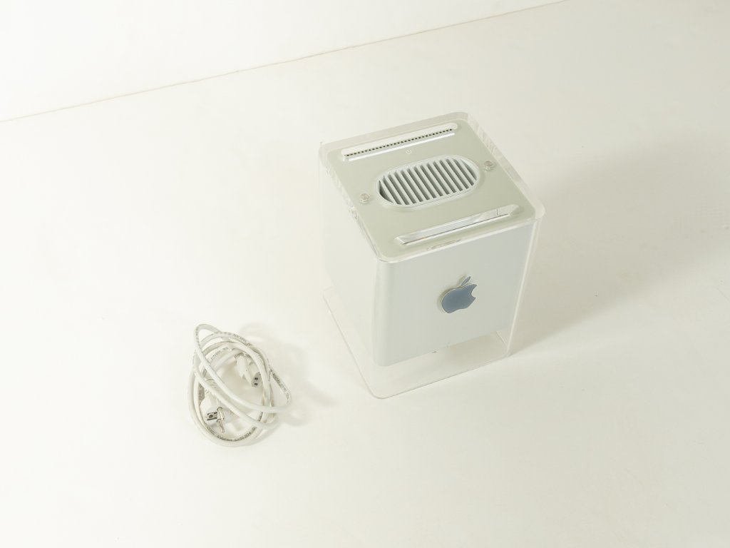 Power Mac G4 Cube & 17