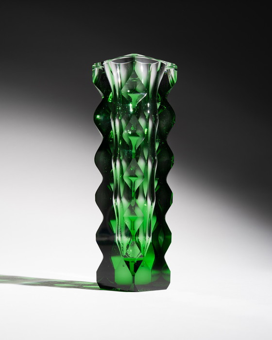 Image 1 of Exbor Oldřich Lipa (Lipský) Skulpturale smaragdgrüne Kunstglasvase Böhmen 60er Jahre