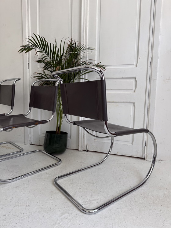 Image 1 of 6 vintage stoelen Mies van der Rhode