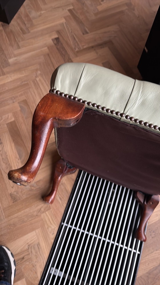 Image 1 of Chesterfield Queen Ann voetenbank