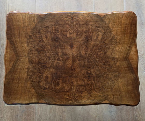 Image 1 of Elegante, antike Satztische mit Maserfurnier