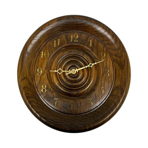 Vintage runde Eichenwanduhr, gedrechselt, Retro, Deutschland, 1980er Jahre.