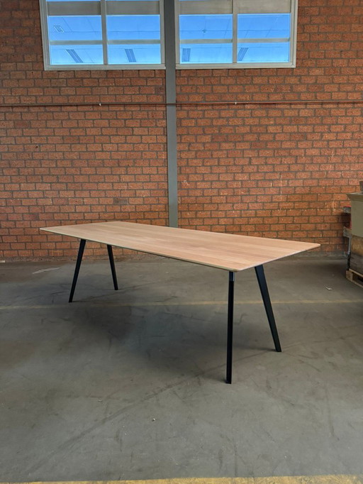 Qliv On Top dining table 240X90cm