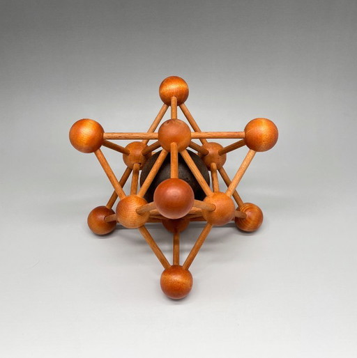 Maquette en bois du milieu du siècle / structure moléculaire – objet de conception géométrique – circa années 1950-1970