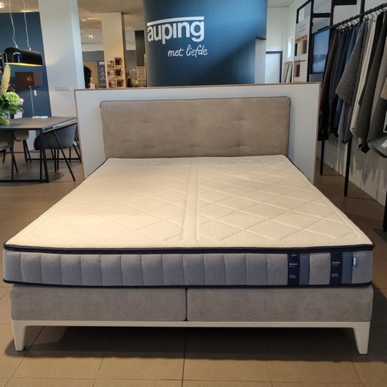 Auping Criade Cushion – Camas de matrimonio (photo 3 of 3)