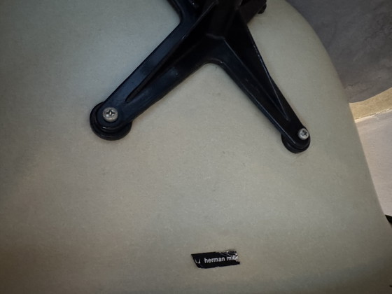 Image 1 of 2 sedie a secchiello Eames Herman Miller