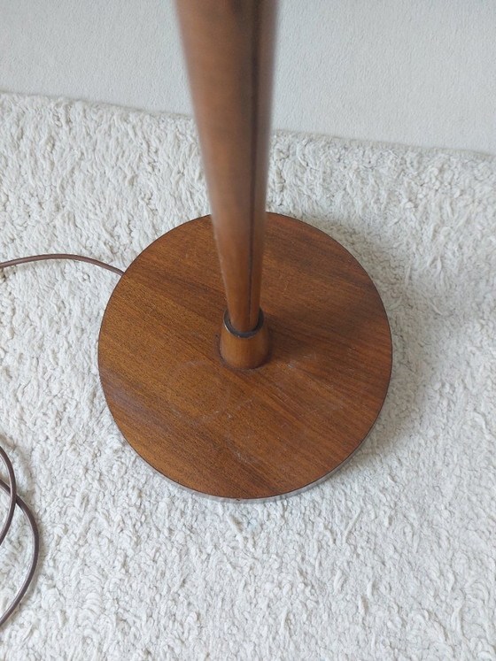 Piccola e rara lampada da terra Temde, anni '60, elementi in legno, paralume in tessuto, vintage (photo 3 of 7)
