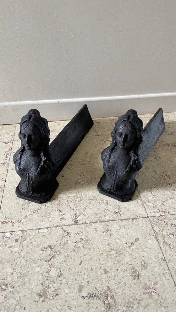 Image 1 of Perros de bomberos de hierro fundido antiguos para apartamentos