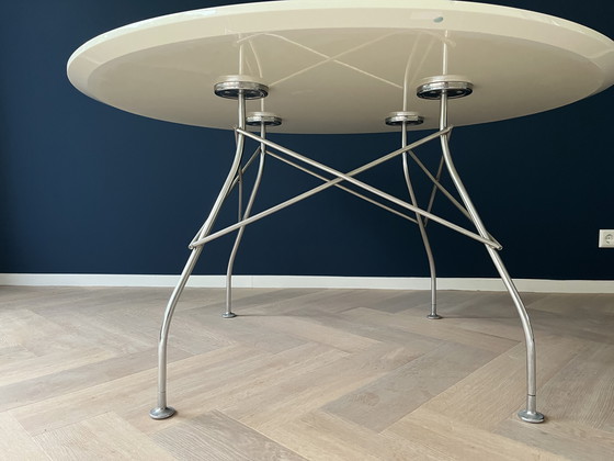 Image 1 of Tavolo da pranzo rotondo di design Kartell 128 cm