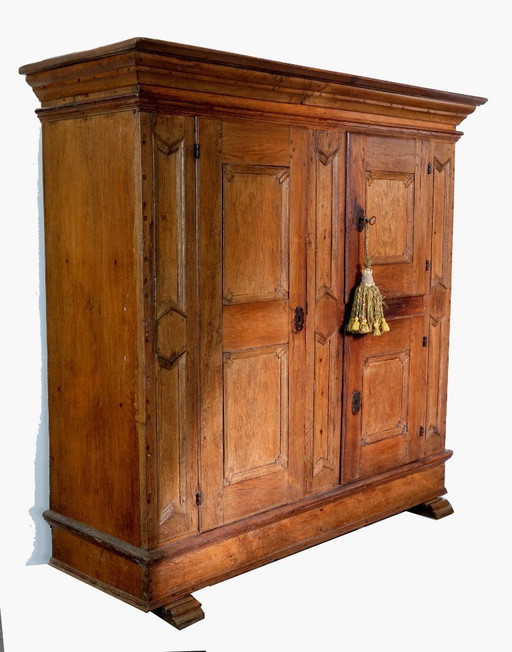Armoire à araignée allemande authentique en bois de chêne magnifique