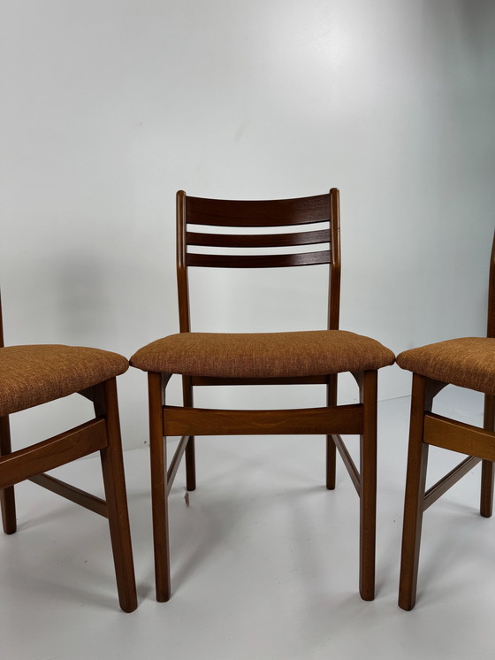 Image 1 of Set di 4 sedie da pranzo danesi di metà secolo: eleganza senza tempo