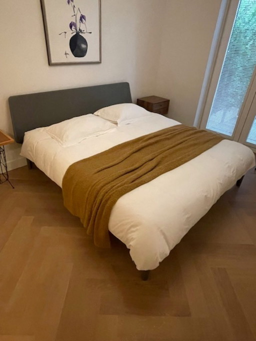 Auping Essential Bedstead / double bed (180x200cm) - Color Warm Grey 04