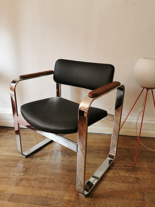 Eero AARNIO uitvoerend voorzitter