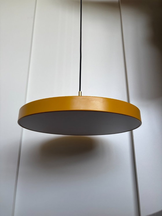 Image 1 of 2x Lampe suspendue UMAGE Asteria moyenne originale, jaune ocre