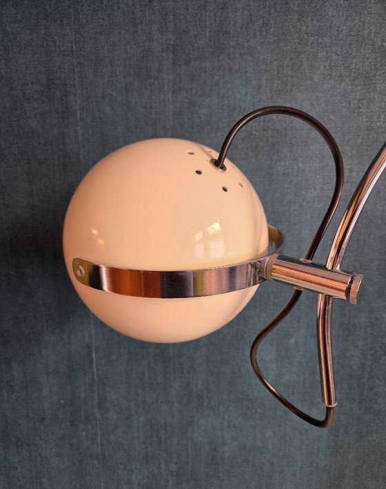 Image 1 of Lampadaire vintage - Lampe arquée avec globe | blanc crème - années 1970