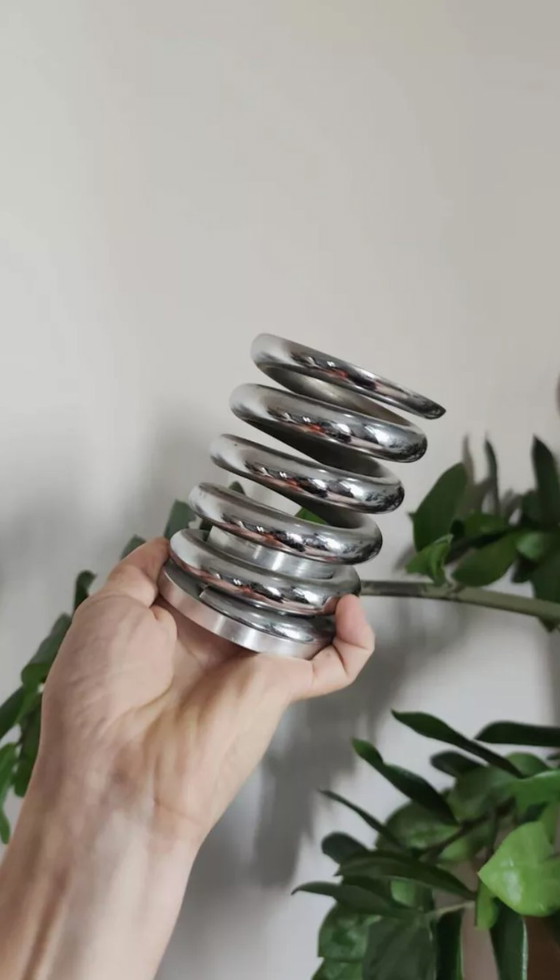 Image 1 of Pot Porte-Stylo « Ressort » en Acier – Design Années 70