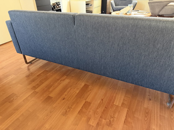 Image 1 of Artifort Mare drie zits bank